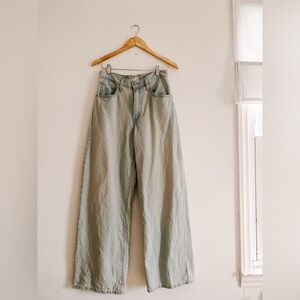 Levi’s Cinch Baggy Jeans in A Little Hazy wash